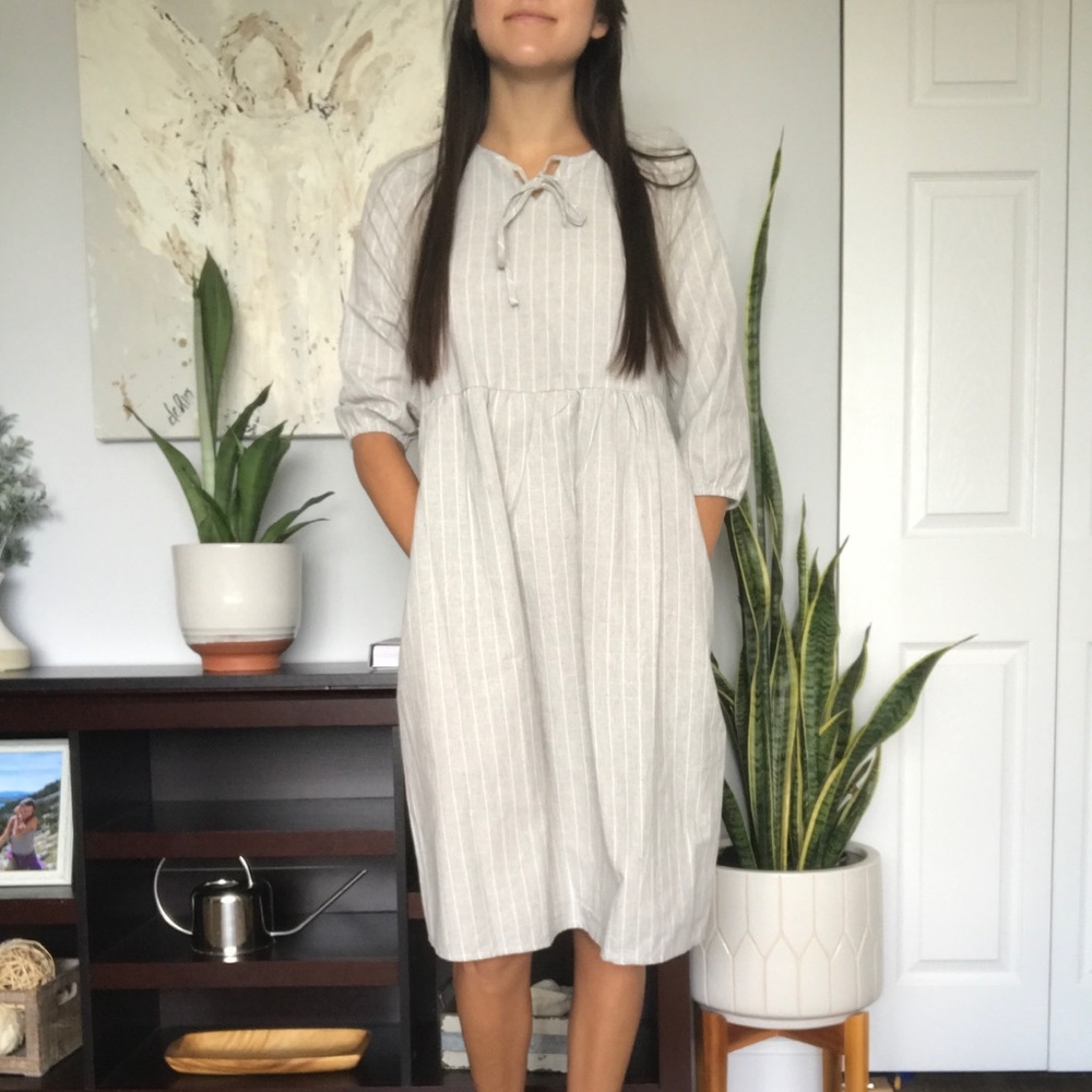 Light Grey Mid-Sleeve Dress